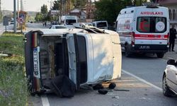 Kayseri'de araç devrildi! 1'i çocuk 3 kişi yaralandı