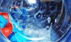 Kıyafetlerin rengini koruyan yıkama tüyosu!