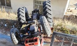 Aksaray’da hastane otoparkında traktör devrildi! 87 yaşındaki sürücü hayatını kaybetti!