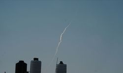 İran, İsrail'in Nükleer Tesisinin bulunduğu Dimona kentine füze saldırısı gerçekleştirdi