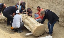 Tarihi keşif! 2 Metrelik heykel bulundu