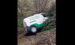 Cenaze aracı şarampole yuvarlandı!