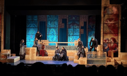 Kayseri Devlet Tiyatrosu'nun 'Bernarda' oyunu Bursa'da sahnelendi