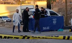 Sokak ortasında kanlı infaz! Arkadaşını pompalı tüfekle öldürdü