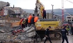 Yıkım sırasında 23 yaşındaki operatör enkaz altına kaldı!