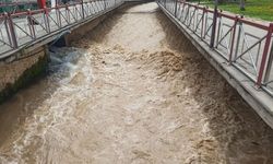 Kayseri Yahyalı’da Kocaçay deresi taştı