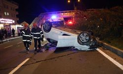 Köpeğe çarpmamak için manevra yapan otomobil takla attı