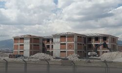 Niğde'de cezaevi inşaatından düştü!