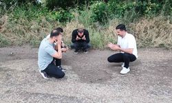 Adana’da sıra dışı belediye protestosu: Çukurun başında dua okudular!