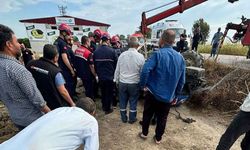 Adana'da devrilen traktörün altında kalan sürücü hayatını kaybetti