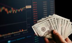 Dolar fırladı, Euro düştü! Döviz piyasasında son durum