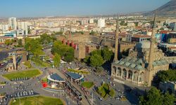 Belediye duyurdu: Cumhuriyet Meydanı’nda yüzlerce Kayseriliye ücretsiz dağıtım yapılacak!