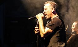 Doktorları dinlemedi: Haluk Levent tekrar sahnede fenalaştı!