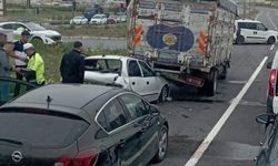 Kayseri’de otomobil kamyonun altına girdi: 3 yaralı
