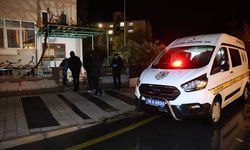 Babasını bıçaklayıp ağır yaralayan oğul ardına bile bakmadan kaçtı