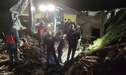 Ağılın çatısı çöktü: Çok sayıda hayvan telef oldu!