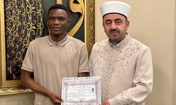 Kayseri'ye eğitim için gelen zambiyalı öğrenci müslüman oldu: İsmini Musa yaptı