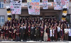 Tomarza Belediye Başkanı Osman Koç, mezuniyet coşkusuna ortak oldu!