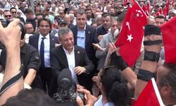Özgür Özel: Bize bina da otobüs de lazım değil