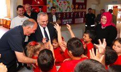 Rektör Fatih Altun’dan İşitme Engelliler İlkokulu öğrencilerine ziyaret