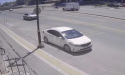 Sivas’ta panelvan elektrikli bisiklete çarptı: 17 yaşındaki genç ağır yaralı!