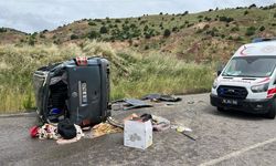 Sivas’ta hafif ticari araç devrildi: 1 ölü, 2 yaralı!