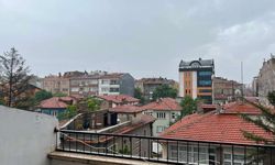 Kayseri’de bunaltıcı sıcaklar gök gürültülü sağanakla sona erdi