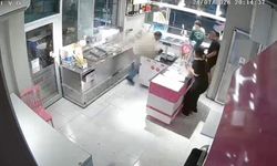 Adana’da dondurmacı cinayetinin görüntüleri ortaya çıktı! Önce telefondaki kişiye el sallayıp sonra ateş etmiş