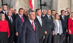 Kayseri Milletvekili Aşkın Genç, Yeni Parti'nin Anıtkabir ziyaretine katıldı