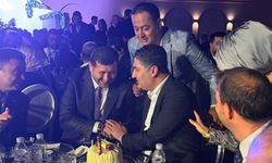 MHP'li İsmail Özdemir'e düğünde sürpriz doğum günü kutlaması