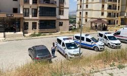 Anne ve babasını rehin alan genç için özel harekat devreye girdi!