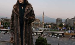 Kayseri’de Kürk Mantolu Madonna sürprizi! Sahneye çıkıyor