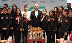 KTB ERVA Spor Okulu sporcularından Başkan Recep Bağlamış'a ziyaret