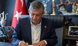 Özgür Özel, "Yeni Parti" Genel Başkanı seçildi