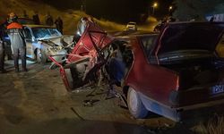 Sivas Çayboyu’nda iki otomobil kafa kafaya çarpıştı: 6 yaralı
