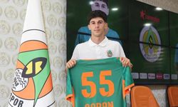 Kayserispor'dan ayrılan Baran Ali Gezek yeni takımının formasını giydi
