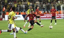 Eski hakemler Fenerbahçe Gençlerbirliği maçındaki hakem kararlarını değerlendirdi: Penaltı olmalıydı!