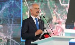 Bakan Uraloğlu duyurdu: 2 şehir arası 2,5 saate iniyor!