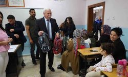 Kayseri’de belediye başkanından öğrencilere ziyaret: Hediye verdi!