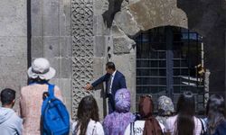 Genç doktor adaylarının ilk dersi Kayseri'de: 100 öğrenci Gevher Nesibe Şifahanesi'ni ziyaret etti!