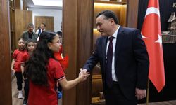 Vali  Gökmen Çiçek uyardı: Kayseri'deki okullara yabancı alınmayacak!