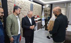 Kayseri’de dikkat çeken buluşma: Başkana anlamlı hediye!