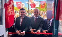 Yeni Parti Sarıoğlan İlçe Başkanlığı açıldı: Yeni üyeler rozetlerini taktı!