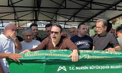 Atilla Taş kızının tabutuna sarıldı! Gözyaşları içinde son yolculuğuna uğurladı