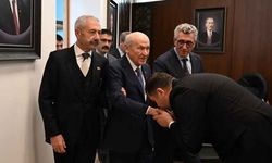 Baki Ersoy'dan Sarallar ve Şahinler buluşmasına ilişkin yeni kare! Bahçeli ile o anını paylaştı