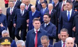 Erdoğan ve devlet erkanı Anıtkabir'de! Bahçeli ile Dervişoğlu kol kola