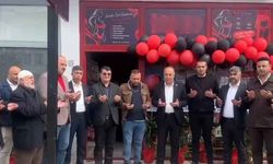 Fantezi iç giyim mağazası dualarla açıldı! Kurdeleyi belediye başkanı kesti