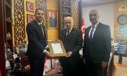 MHP Kayseri’den Ankara çıkarması! Tapuyu Devlet Bahçeli’ye teslim ettiler