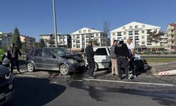 Nevşehir'de KPSS'ye yetişmeye çalışan öğrenciler zincirleme kazaya karıştı: 2 yaralı