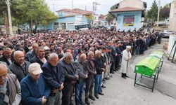 Niğde’de kazada hayatını kaybeden 2 kardeş son yolculuğuna uğurlandı